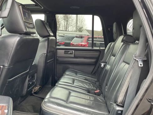 Used 2017 Ford Expedition Platinum image 16