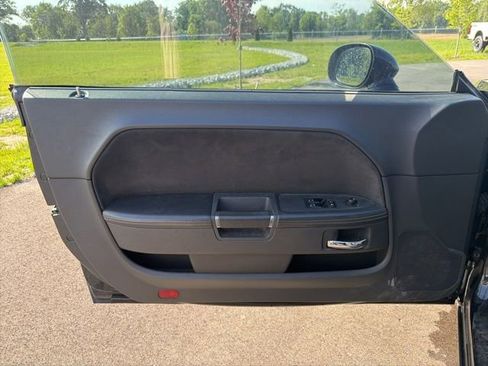 Used 2009 Dodge Challenger SRT8 RWD image 15