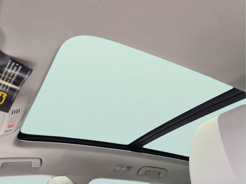 New 2026 Volkswagen Taos SE FWD image 9