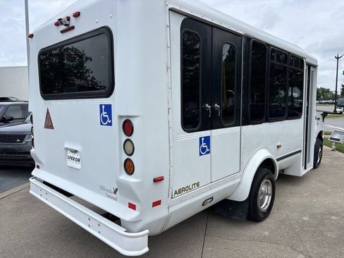 Used 2015 Ford E-350 and Econoline 350 Super Duty RWD image 3