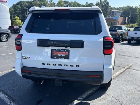 New 2026 Toyota 4Runner SR5 AWD/4WD image 4