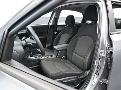 Used 2023 Kia Forte LXS FWD image 10