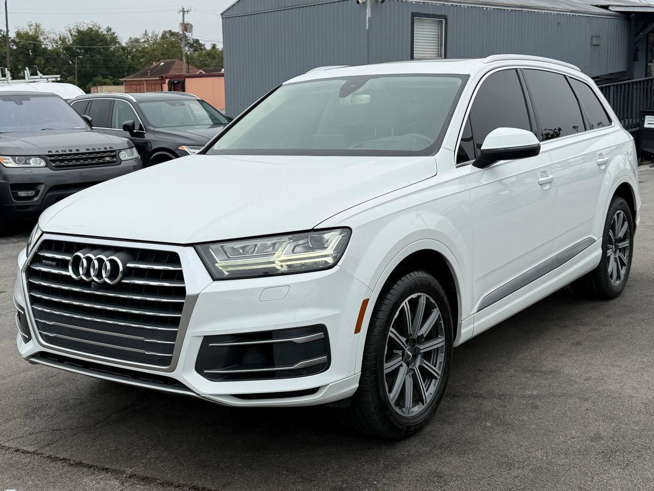 Used 2017 Audi Q7 3.0T Prestige AWD/4WD image 6