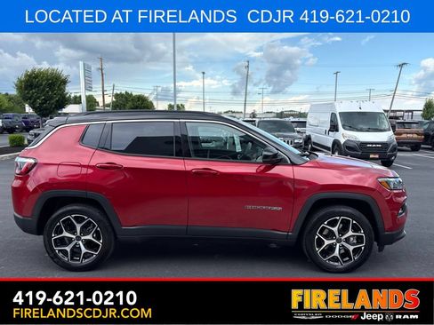 Used 2025 Jeep Compass Limited AWD/4WD image 6