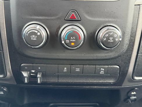 Used 2017 RAM 2500 Tradesman w/ Chrome Appearance Group AWD/4WD image 16