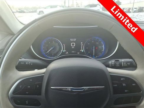 Used 2020 Chrysler Pacifica Limited image 19
