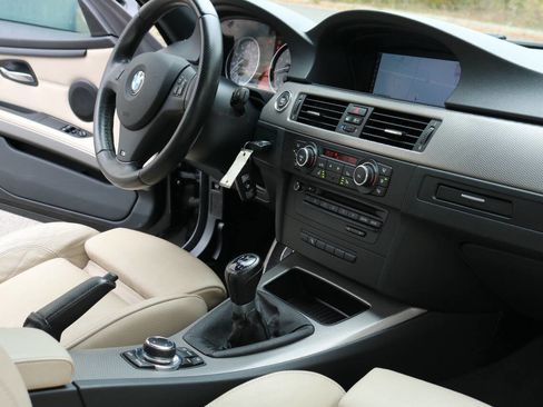 Used 2011 BMW 335is Coupe image 22