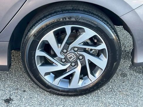 Used 2018 Honda Civic EX image 39