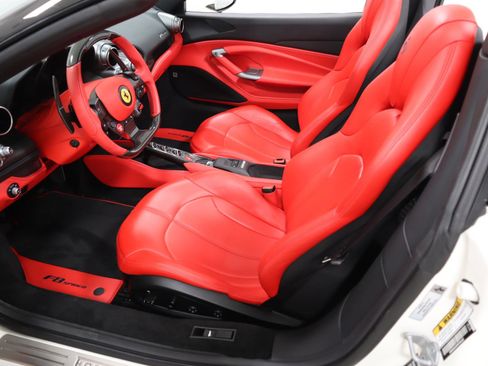 Used 2023 Ferrari F8 Tributo RWD image 25