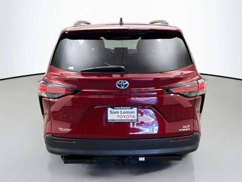 Used 2022 Toyota Sienna XLE FWD image 6
