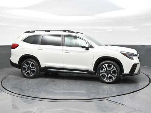 Used 2023 Subaru Ascent Limited AWD/4WD image 8