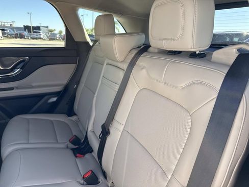 New 2026 Lincoln Corsair Premiere image 14