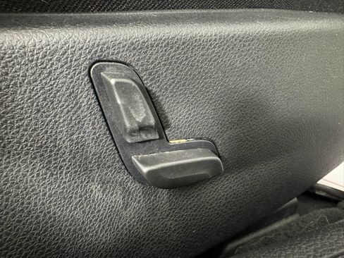 Used 2010 Mercedes-Benz C 300 Sedan image 34