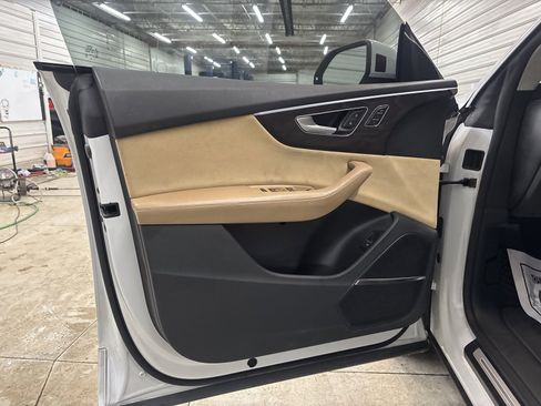 Used 2019 Audi Q8 Prestige w/ Luxury Package image 9