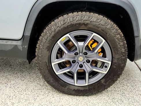 Used 2023 Rivian R1T Adventure image 9