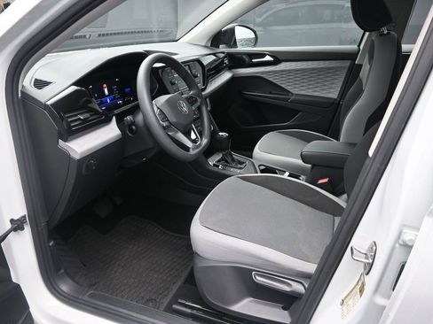 Used 2022 Volkswagen Taos S image 18