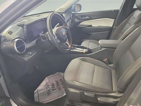 Used 2024 Chevrolet Trax LT w/ Driver Confidence Package image 12