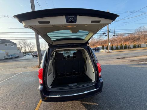 Used 2013 Dodge Grand Caravan SXT image 28
