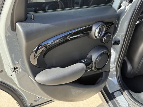 Used 2017 MINI Cooper S image 29