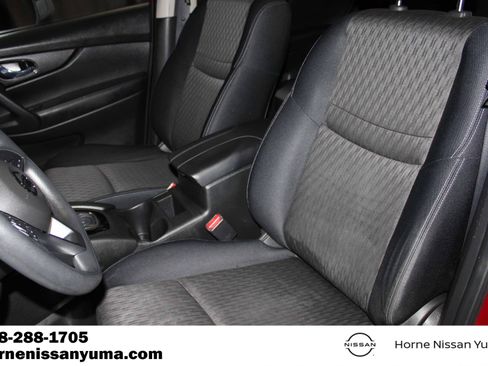 Used 2017 Nissan Rogue S FWD image 6