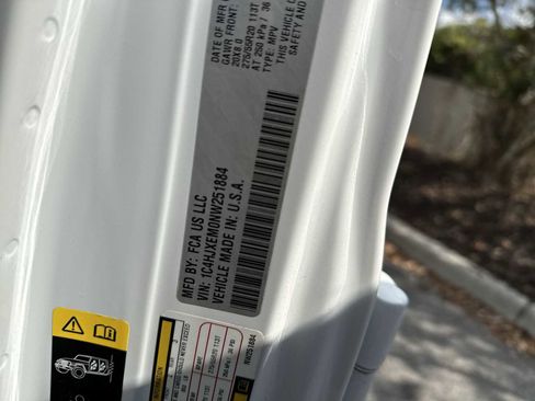 Used 2022 Jeep Wrangler Unlimited Sahara image 27