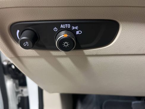 Used 2023 Buick Envision Essence AWD/4WD image 16