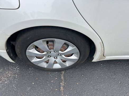 Used 2011 Subaru Impreza 2.5i AWD/4WD image 11