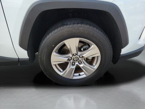 Used 2022 Toyota RAV4 XLE w/ Convenience Package FWD image 28