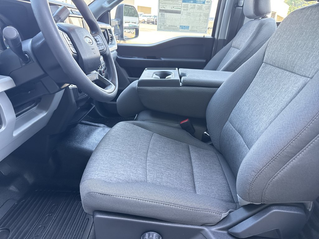 New 2026 Ford F350 XL w/ 360-Degree Camera Package RWD image 9