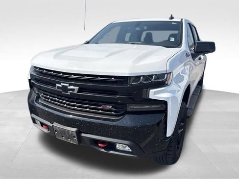 Used 2021 Chevrolet Silverado 1500 LT Trail Boss w/ LPO, Dark Essentials Package AWD/4WD image 2