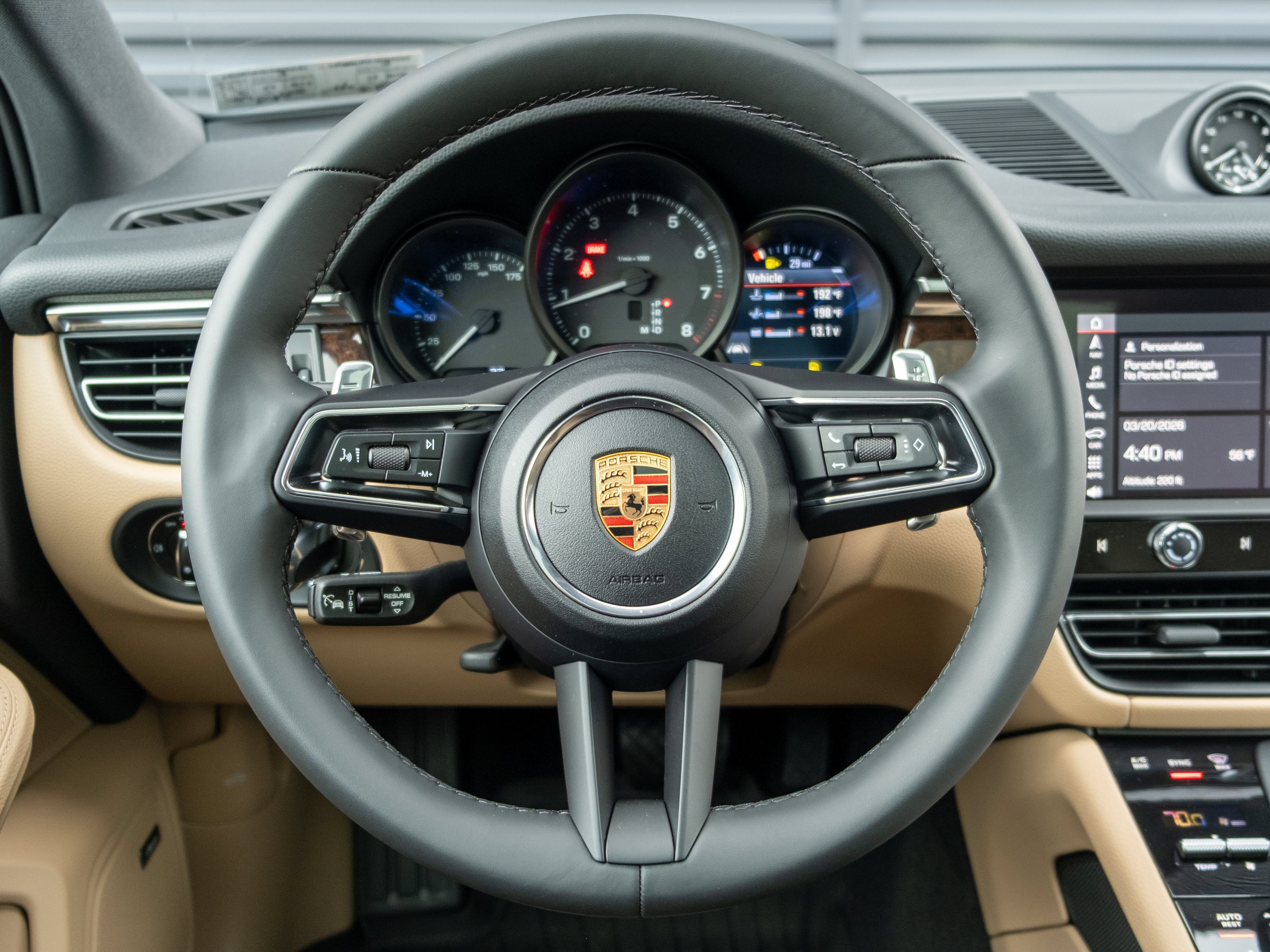 Certified 2026 Porsche Macan AWD/4WD image 24
