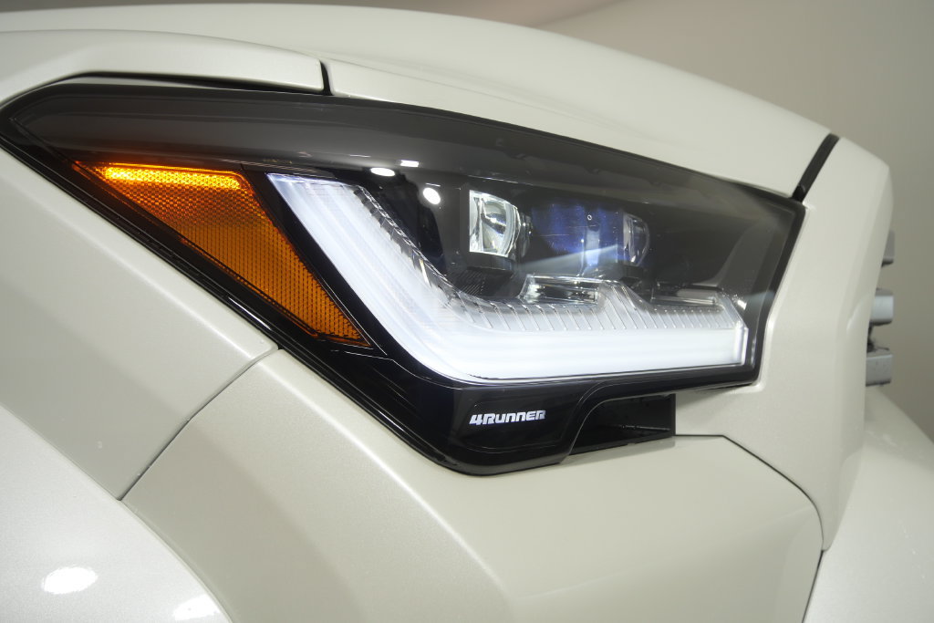 Used 2026 Toyota 4Runner Limited AWD/4WD image 3