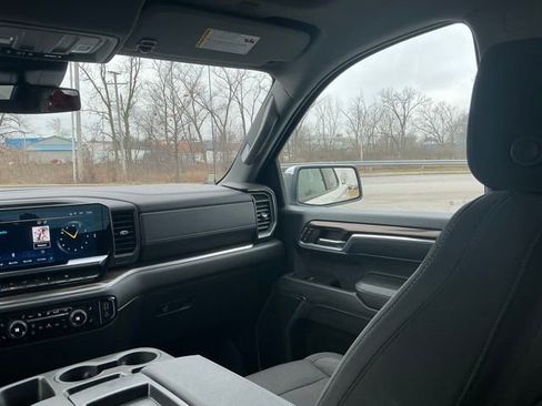 Used 2024 Chevrolet Silverado 1500 LT image 30