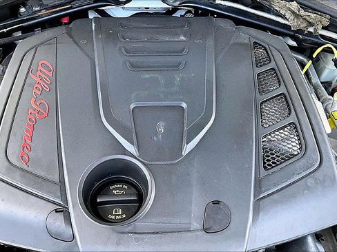 Used 2019 Alfa Romeo Giulia image 31