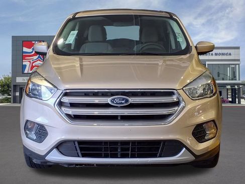 Used 2017 Ford Escape SE FWD image 2