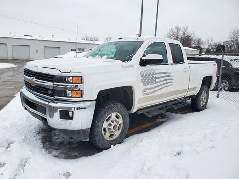 Used 2015 Chevrolet Silverado 2500 LT image 1
