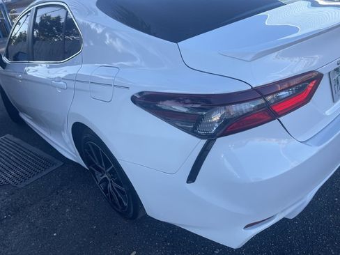 Used 2021 Toyota Camry SE image 18