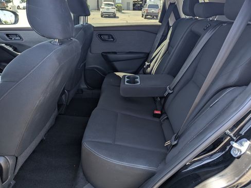 Used 2023 Nissan Rogue S FWD image 9