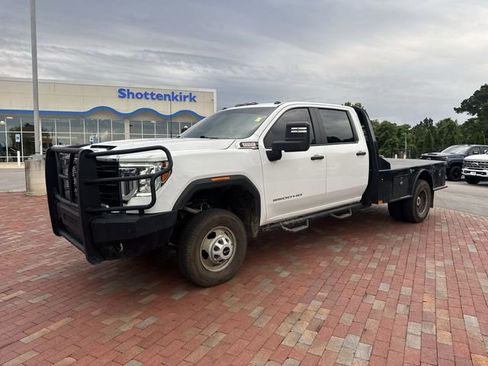 Used 2022 GMC Sierra 3500 Pro w/ Convenience Package AWD/4WD image 4