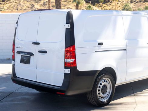 Used 2022 Mercedes-Benz Metris image 11