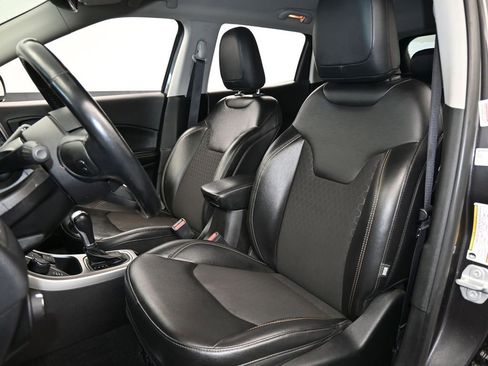 Used 2021 Jeep Compass Latitude w/ Driver Assistance Group image 10