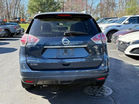 Used 2015 Nissan Rogue SV w/ SV Premium Package image 5