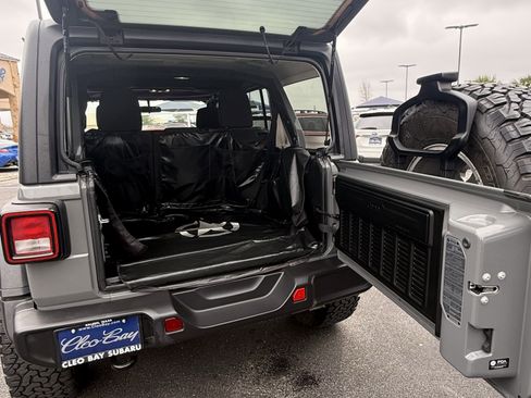 Used 2023 Jeep Wrangler Willys image 9