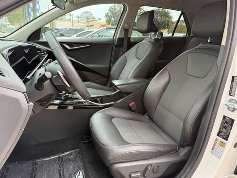 Used 2024 Kia Niro EX FWD image 22