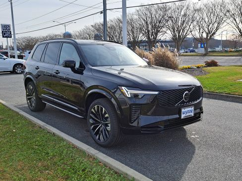 New 2026 Volvo XC90 B6 Ultra w/ Protection Package Premier image 2