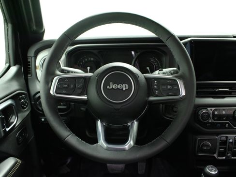 Used 2025 Jeep Wrangler Sahara w/ Safety Group image 21