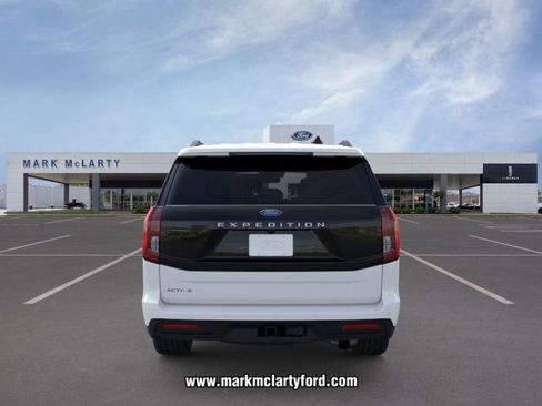 New 2026 Ford Expedition Active image 5