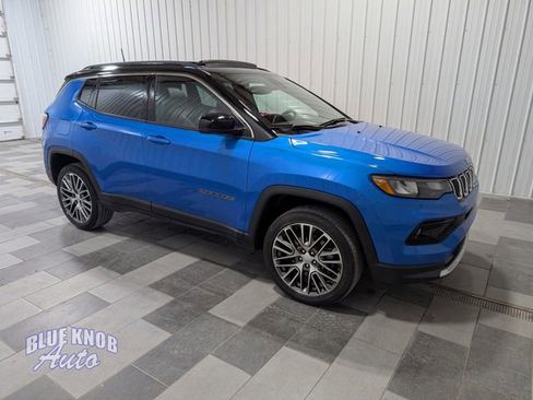 Used 2023 Jeep Compass Limited w/ Elite Group image 5