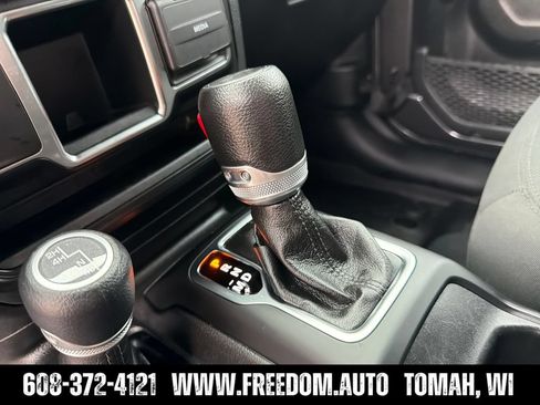 Used 2022 Jeep Wrangler Sport AWD/4WD image 22