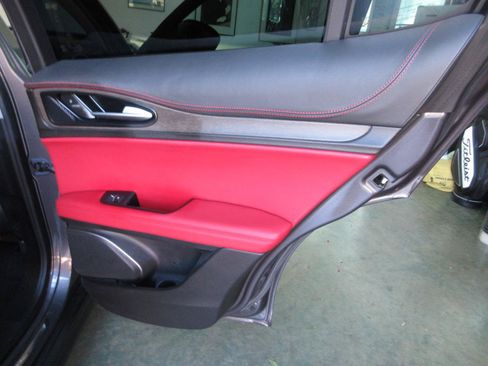Used 2019 Alfa Romeo Stelvio Ti AWD/4WD image 33